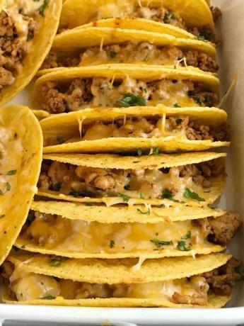 Chrumkavé mleté ​​kuracie tacos