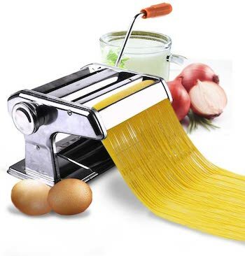 Ikke -mærket pasta med 6 nudler og rullemaskine