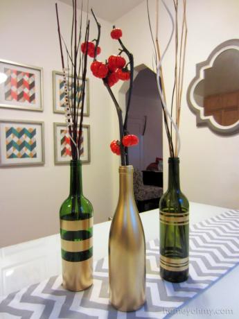 Botellas de vino pintadas con spray de bricolaje