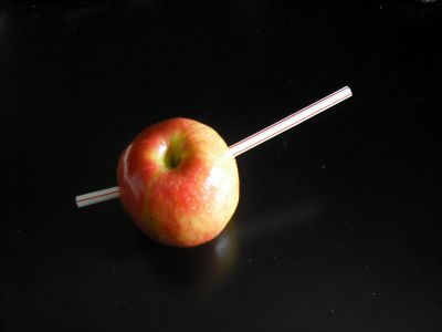 Bir saman ile elma