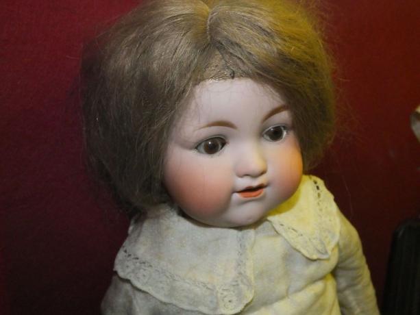 Armand Marseille Doll iš Guildhall muziejaus kolekcijos Ročesteryje, Kente.