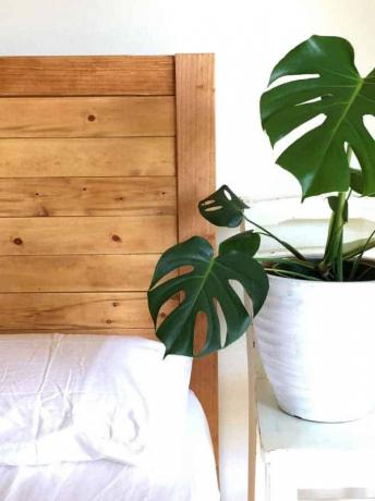 DIY simples cabeceira de cama de madeira