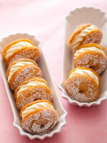 recept na smetanu-puff-donut-dezert