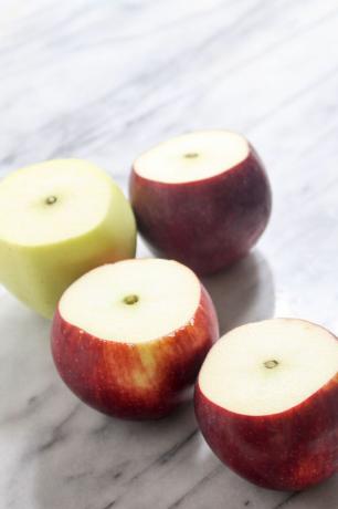 Havregryn fyldte bagte æbler første trin skåret æble