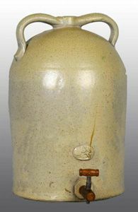 Velký kameninový džbán s čepem