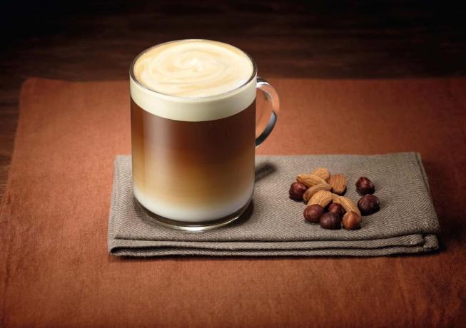 Karamelli çikolatalı fındıklı latte