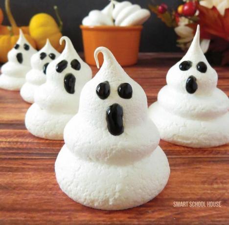 Ghost meringues halloween lekkernijen