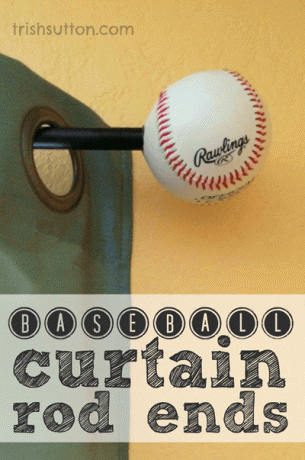 DIY baseballová záclonová tyč končí palcem