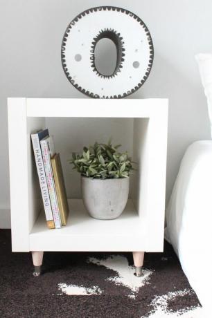 DIY Ikea Hack boční stolek