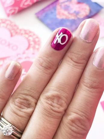 Valentine xo nail art dekal med cricut 