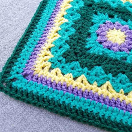 Wildflower Crochet Granny Square უფასო ნიმუში