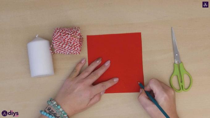 Vyrobte si červený valentínsky papier zo sviečky