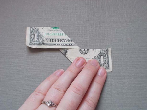Dolárová bankovka v druhej fáze hviezdy origami