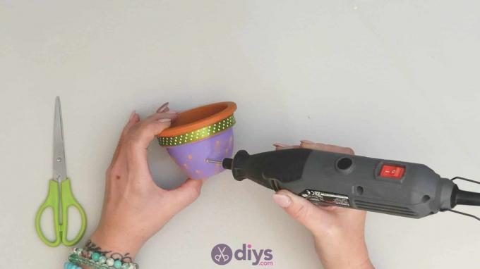 DIY barevný květináč krok 3g