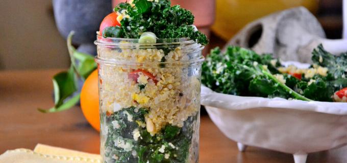 Quinoa-Breakfast-Mason-Jar