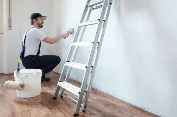 Hoe een kamer te schilderen zonder muursporen