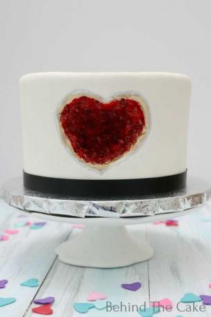 kalp şeklinde geode pasta