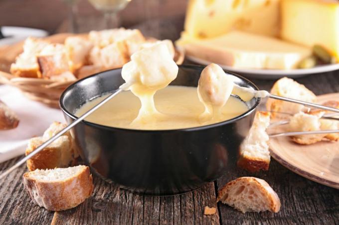 Cara membekukan fondue keju