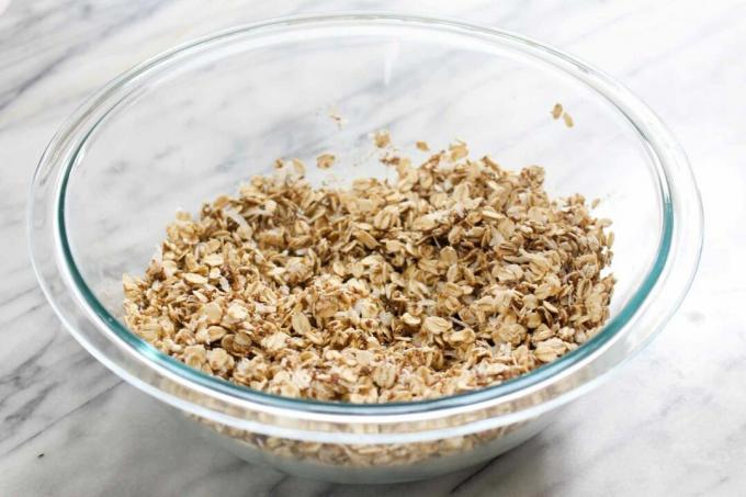 I cereali fatti in casa al muesli aggiungono il miele