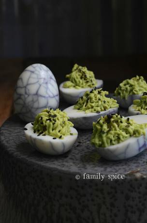 Avocado en wasabi devilved eggs