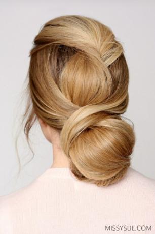 Chignons sophistiqués enroulés en chignon bas 1