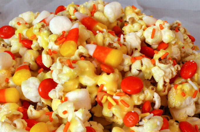 Candy corn popcorn recept