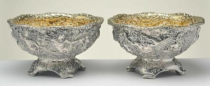 Par posod iz srebra Tiffany s podlogami