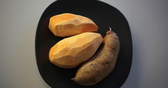 Geschoonde en geschilde zoete aardappelen