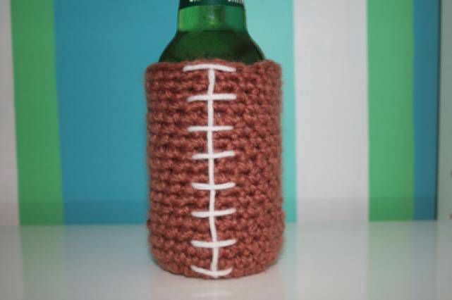 Futebol Crochet Beer Cozy Padrão Grátis