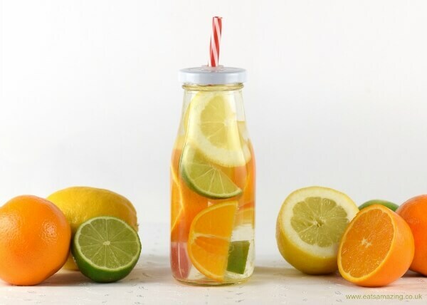 Água com infusão de frutas cítricas para crianças