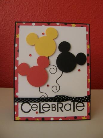 Célébrez la carte de bricolage d'anniversaire de Mickey
