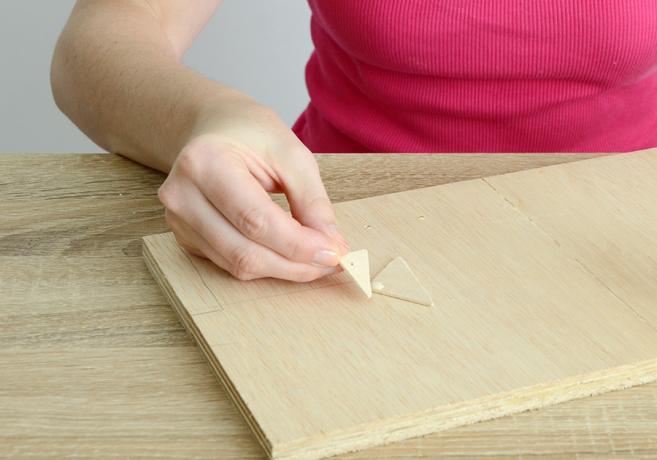 Corte DIY colar de triângulo de madeira