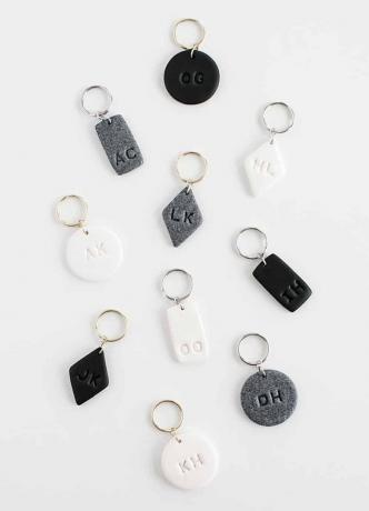 DIY monogrammi savi avaimenperät