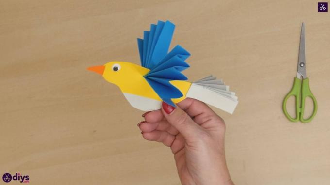 Легкая птичка из бумаги своими руками шаг 12д