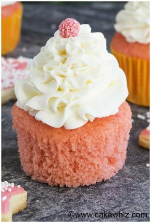 Pink champagne cupcakes opskrift med pink champagne buttercream frosting 5