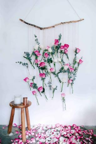 DIY Rosen und Schnur Wandbehang