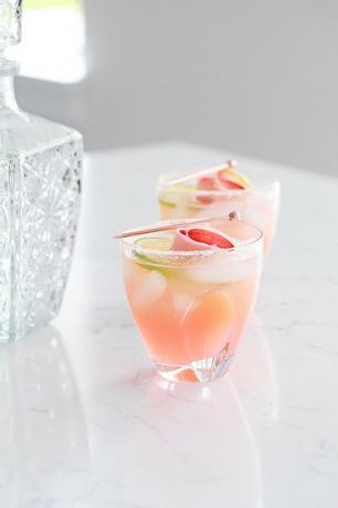 Rabarber paloma cocktail