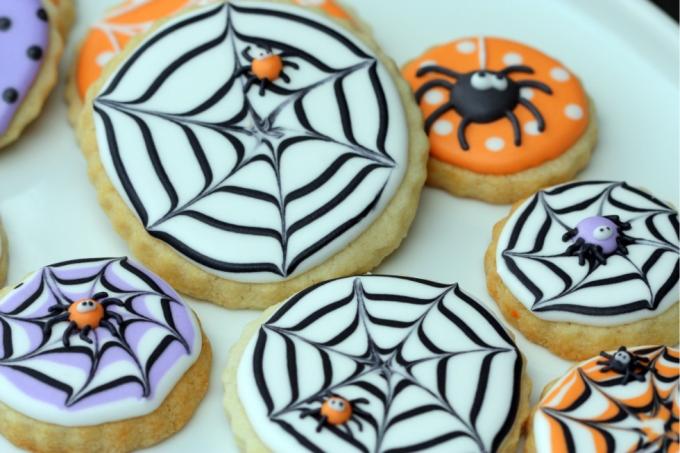 Spiderweb Halloween cookies