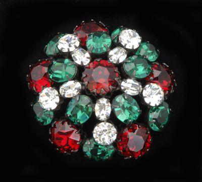 Brož Schreiner s červenými a zelenými kamínky
