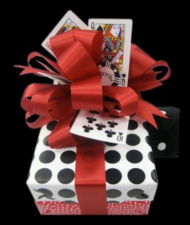 Emballage cadeau sur le thème des cartes à jouer