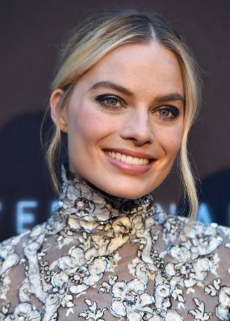 Frank Vücut Saç Derisi Serumu İncelemesi: Margot Robbie film galasında