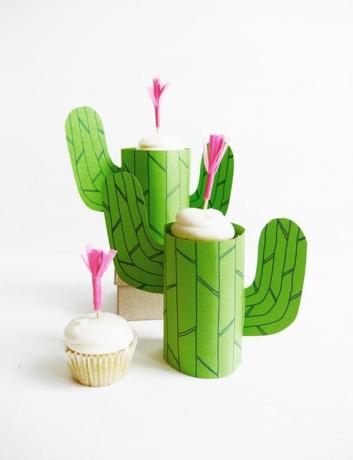 Mini cupcake cactus stand diy