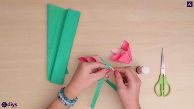 Vyrobte si 3d papierový kvetinový zelený papier