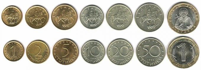 Tyto mince v současné době kolují v Bulharsku jako peníze.