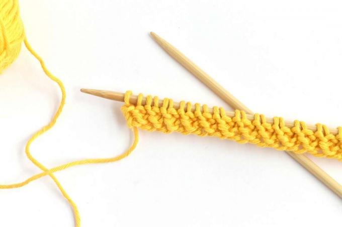Honeycomb Stitch Row Four: Knit და Slip Stitches