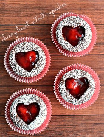 Cherry heart cutout cupcakes opskrift
