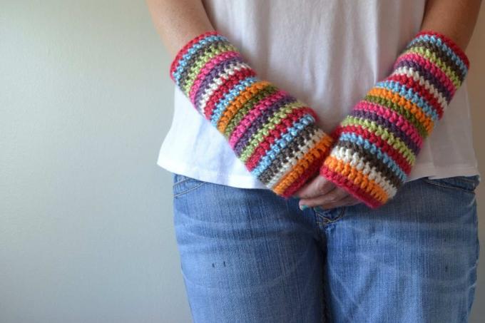 Mănuși colorate fără degete
