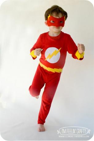 flash de costume de super-héros fait maison