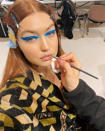 Tendenze colore capelli 2022: Gigi Hadid con capelli ramati