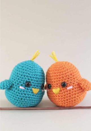 Diy crochet lovebirds